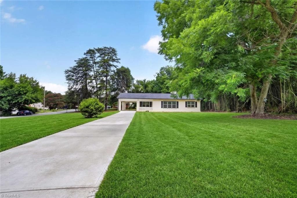 Stick/Site Built at 503 Jeanette Avenue, High Point NC 27265, photo 11 of 44