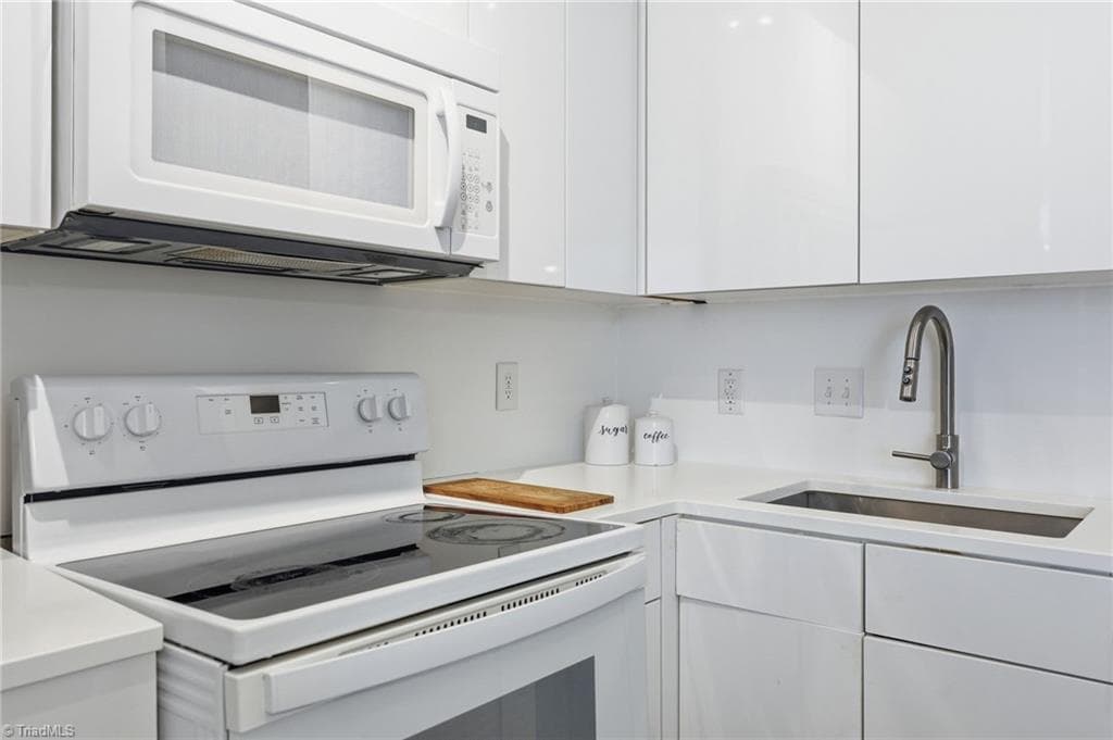 Stick/Site Built at 810 W 4th Street # 404, Winston-Salem NC 27101, Winston-Salem, photo 12 of 21