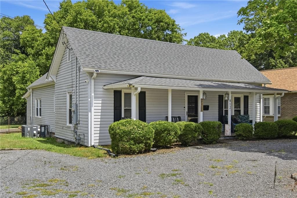Stick/Site Built at 812 S Salisbury Street, Mocksville NC 27028, photo 2 of 30
