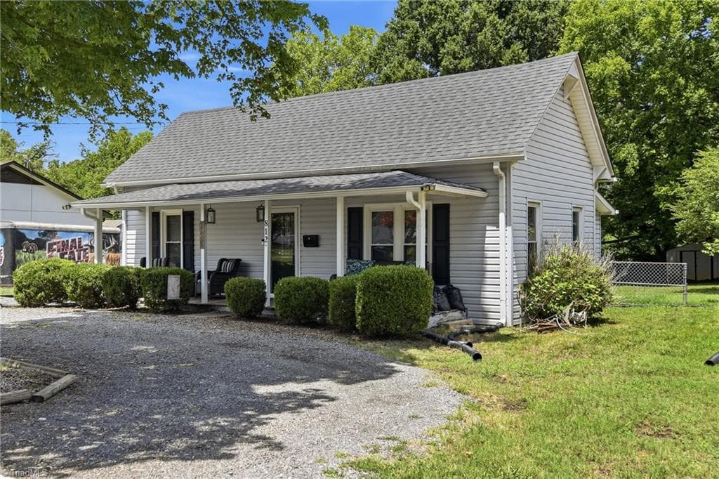 Stick/Site Built at 812 S Salisbury Street, Mocksville NC 27028, photo 4 of 30