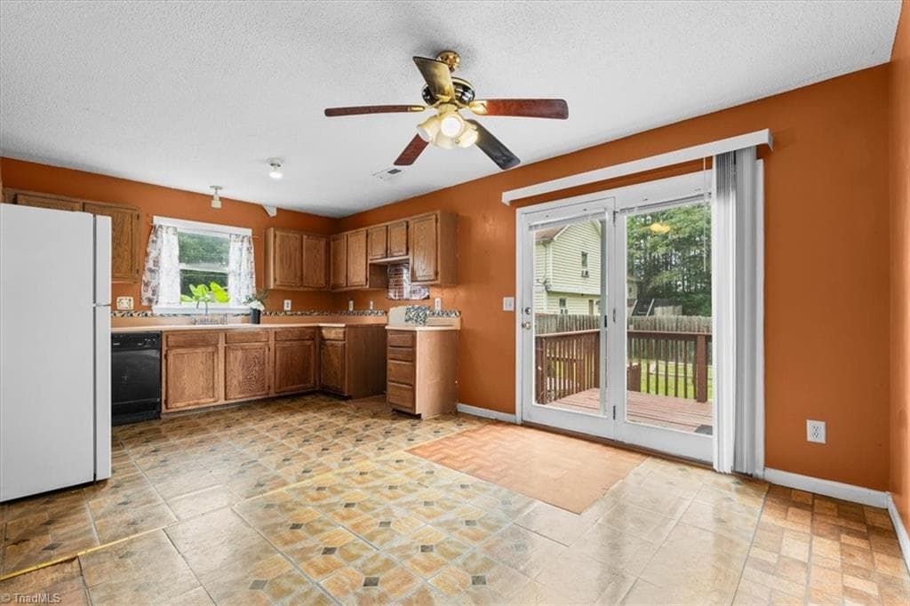 Stick/Site Built at 3 Woodlea Ridge Court, Greensboro NC 27406, photo 13 of 34