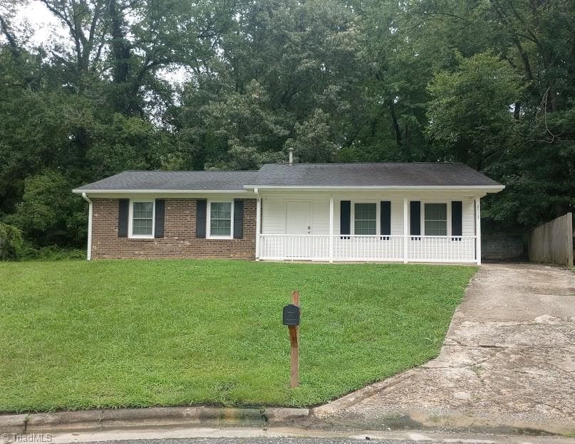 Stick/Site Built at 2713 Ernest Street, High Point NC 27263, photo 2 of 25