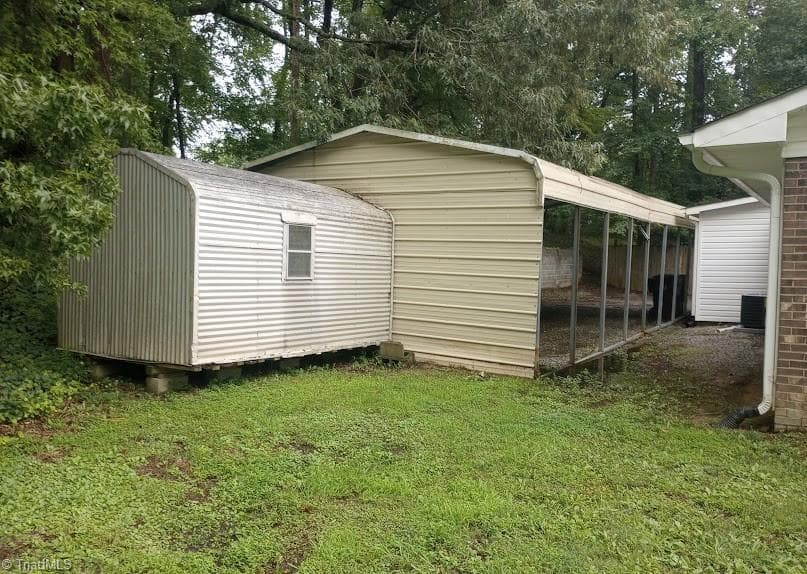 Stick/Site Built at 2713 Ernest Street, High Point NC 27263, photo 20 of 25