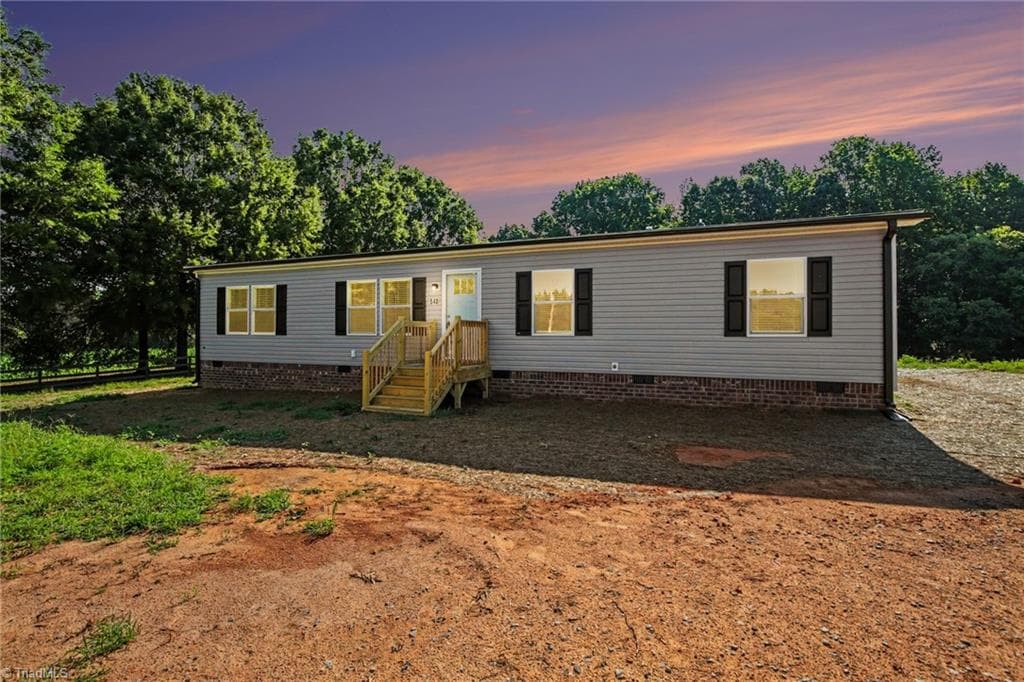 Manufactured Home at 540 Cecil Road, Lexington NC 27295, photo 3 of 25