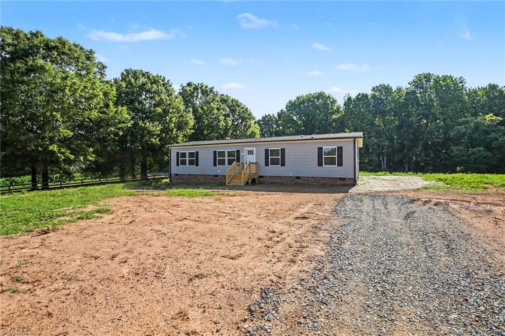 Manufactured Home at 540 Cecil Road, Lexington NC 27295, photo 5 of 25