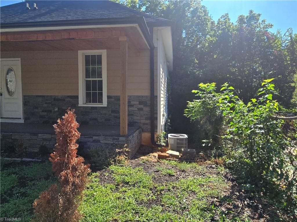 Stick/Site Built at 621 Mulberry Street, Winston-Salem NC 27101, Winston-Salem, photo 21 of 22