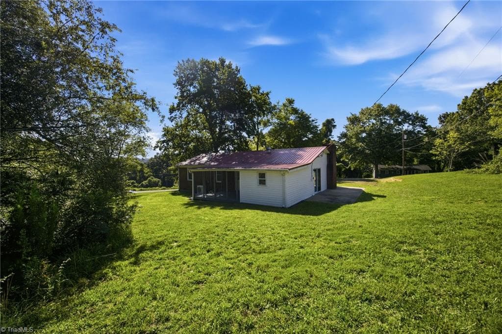 Stick/Site Built at 3123 Castle Avenue, Hickory NC 28601, Hickory, photo 32 of 34