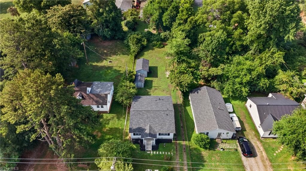 Stick/Site Built at 918 Beaumont Avenue, High Point NC 27260, photo 34 of 35