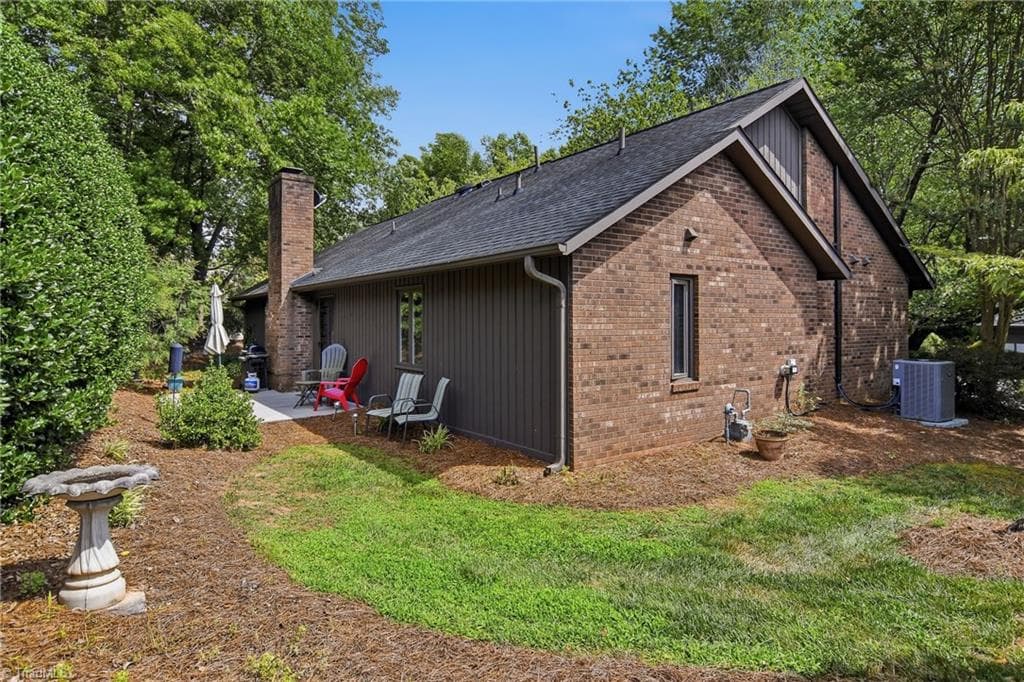Stick/Site Built at 228 Barrington Place, Winston-Salem NC 27104, Winston-Salem, photo 28 of 31