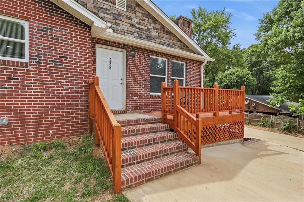 Stick/Site Built at 235 Quail Drive, Winston-Salem NC 27105, Winston-Salem, photo 4 of 36