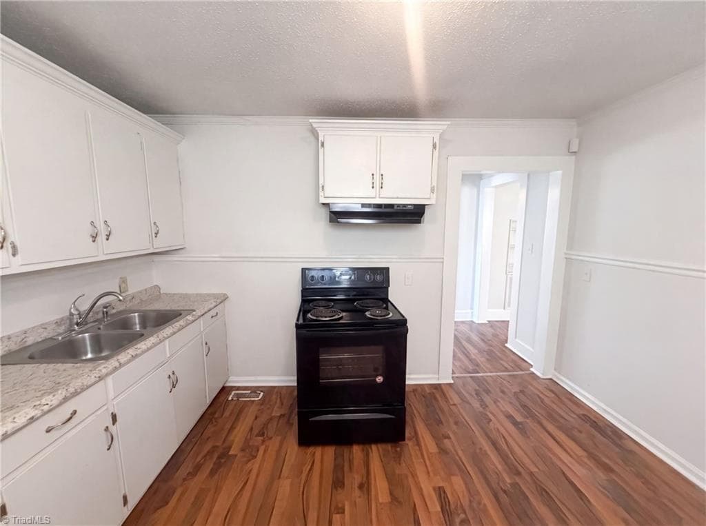Stick/Site Built at 920 Elm Street, Burlington NC 27217, photo 2 of 14
