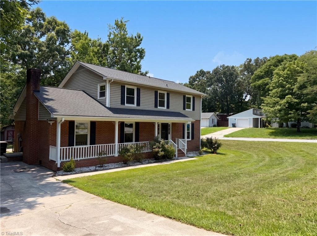 Stick/Site Built at 800 Edinburgh Drive, Jamestown NC 27282, Jamestown, photo 24 of 28