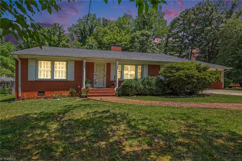 305 Hilltop Drive, Lexington NC 27292