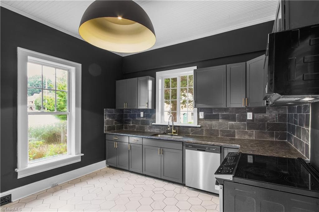 Stick/Site Built at 933 West Street, Winston-Salem NC 27101, Winston-Salem, photo 13 of 30