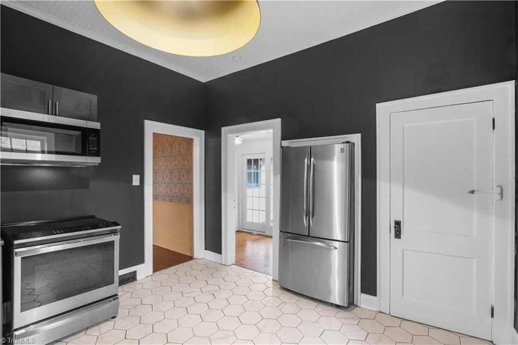 Stick/Site Built at 933 West Street, Winston-Salem NC 27101, Winston-Salem, photo 14 of 30