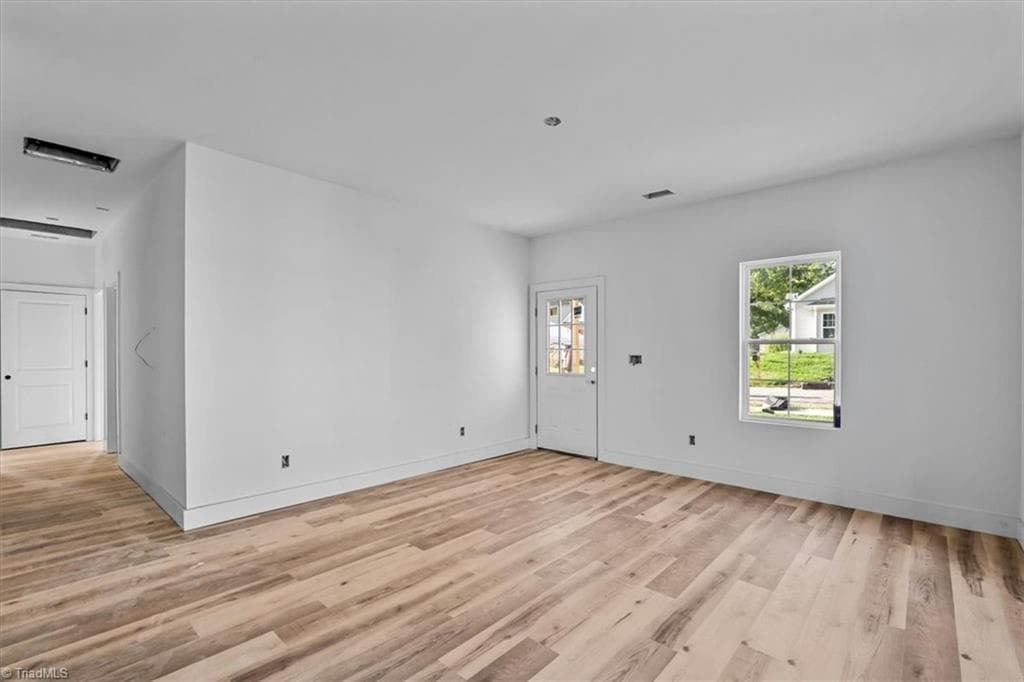 Stick/Site Built at 814 Vail Avenue, High Point NC 27260, High Point, photo 9 of 54