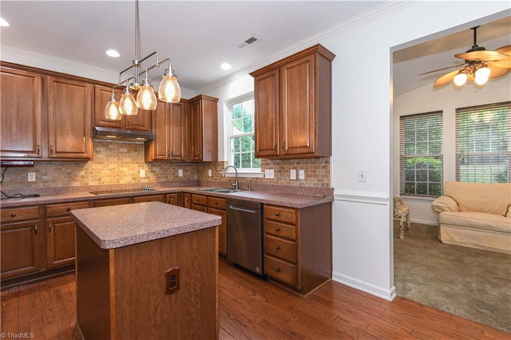 Stick/Site Built at 4120 Pepperbush Drive, Greensboro NC 27405, photo 9 of 31