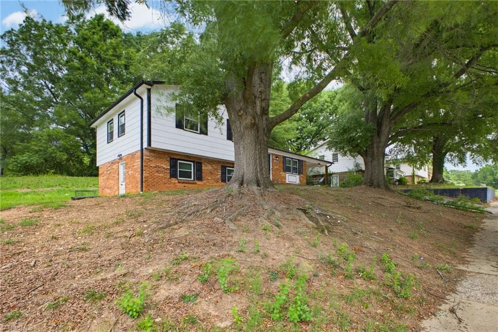 Stick/Site Built at 1320 Underwood Avenue, Winston-Salem NC 27105, Winston-Salem, photo 2 of 38