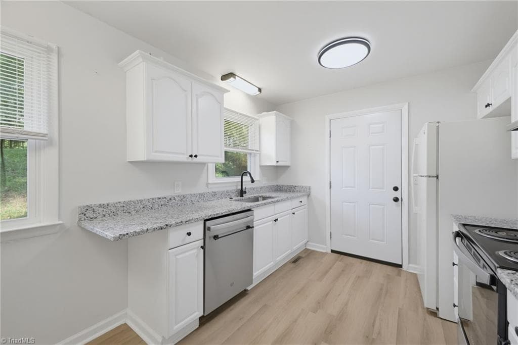 Stick/Site Built at 1320 Underwood Avenue, Winston-Salem NC 27105, Winston-Salem, photo 12 of 38