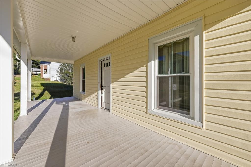 Stick/Site Built at 911 I Street, North Wilkesboro NC 28659, North Wilkesboro, photo 5 of 28