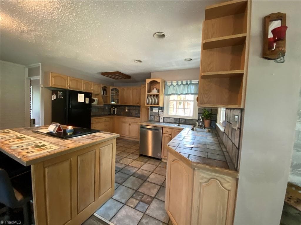 Stick/Site Built at 1112 Green Street, Reidsville NC 27320, photo 9 of 29