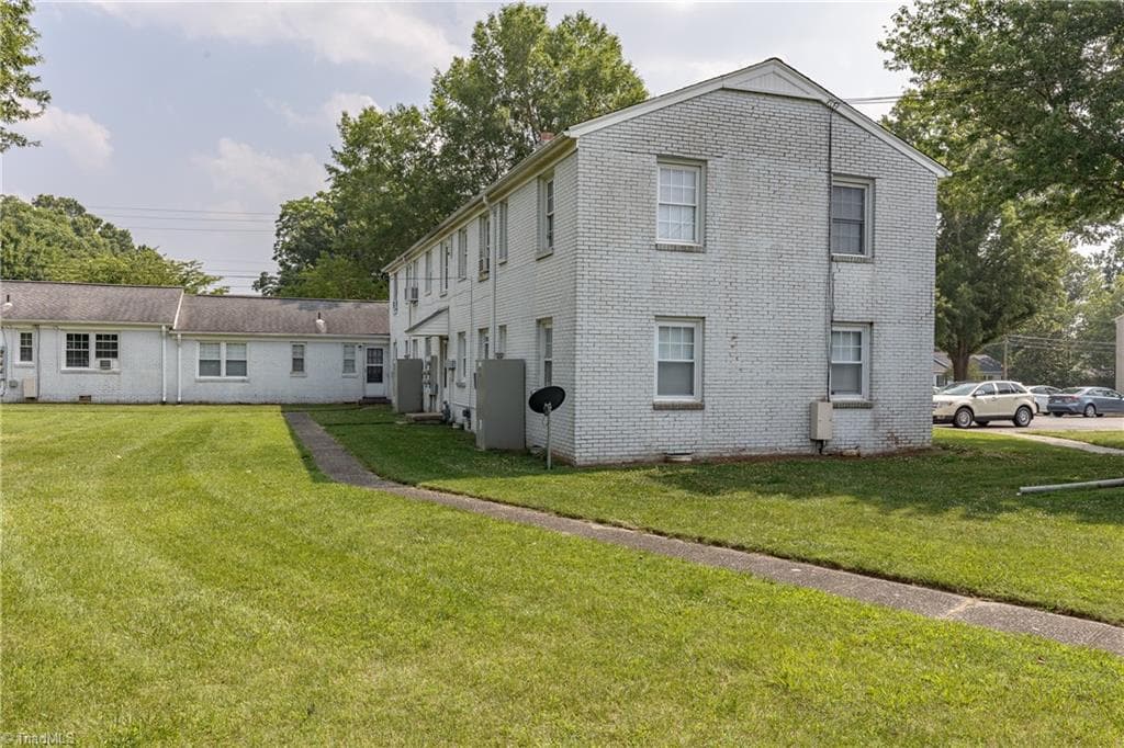 Stick/Site Built at 1600 W Front Street # 33C, Burlington NC 27215, Burlington, photo 3 of 18