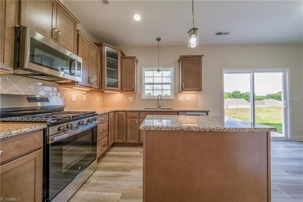 Stick/Site Built at 3719 Contimental Square, Kernersville NC 27284, photo 5 of 26
