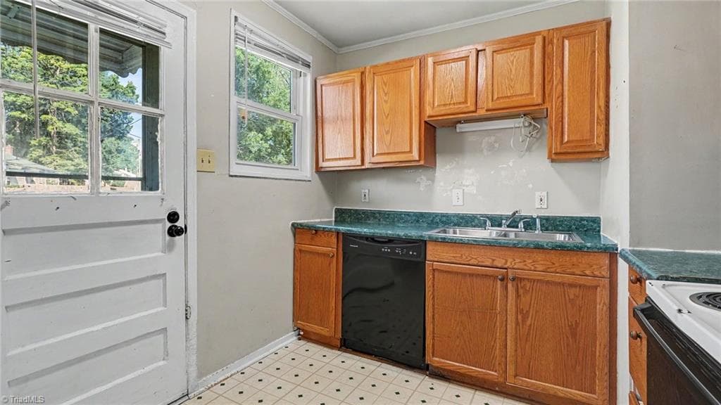 Stick/Site Built at 519 Overlook Street, Greensboro NC 27403, photo 14 of 26