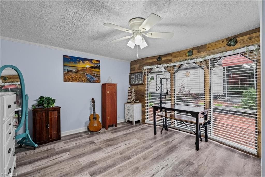 Manufactured Home at 210 Blair Drive, Reidsville NC 27320, photo 12 of 25