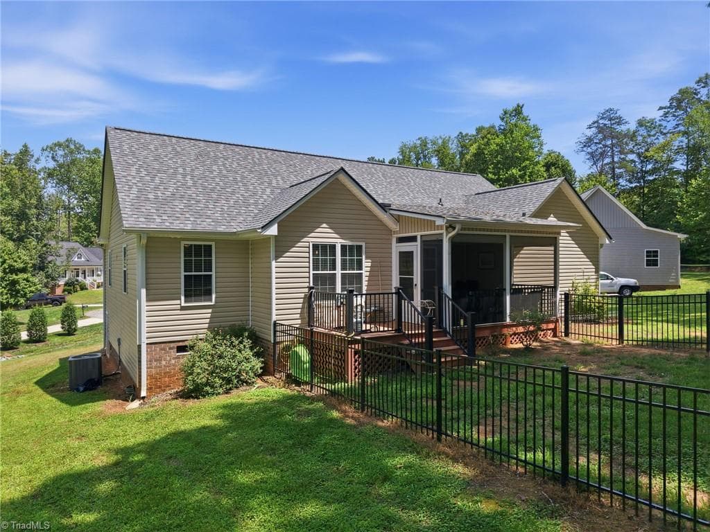 Stick/Site Built at 140 Laurel Ridge Court, Reidsville NC 27320, photo 31 of 40