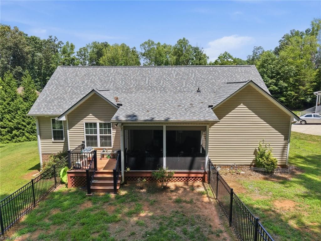 Stick/Site Built at 140 Laurel Ridge Court, Reidsville NC 27320, photo 29 of 40