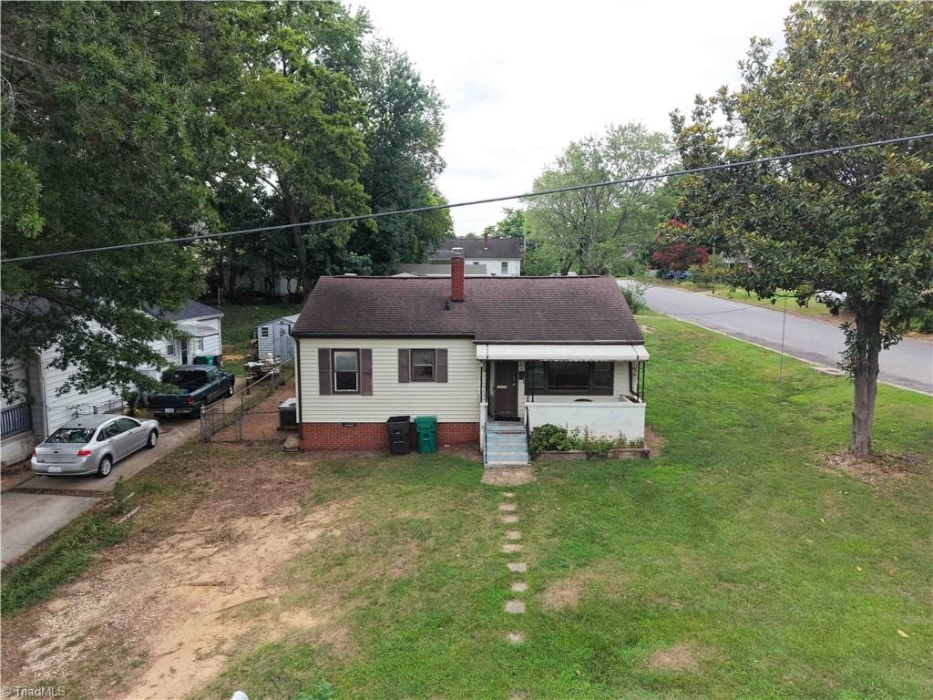 Stick/Site Built at 500 Clover Drive, High Point NC 27262, photo 2 of 41