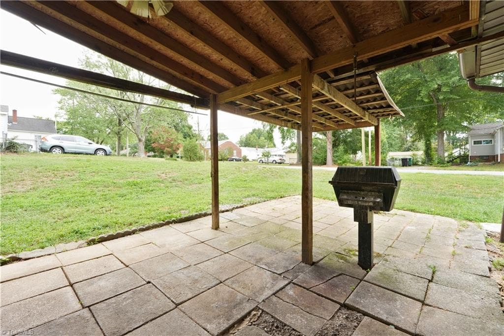 Stick/Site Built at 500 Clover Drive, High Point NC 27262, photo 29 of 41