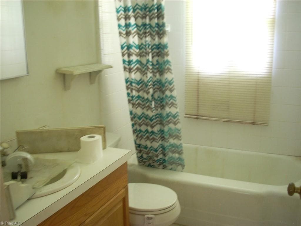 Stick/Site Built at 1316 Glendale Drive, Greensboro NC 27406, photo 6 of 12