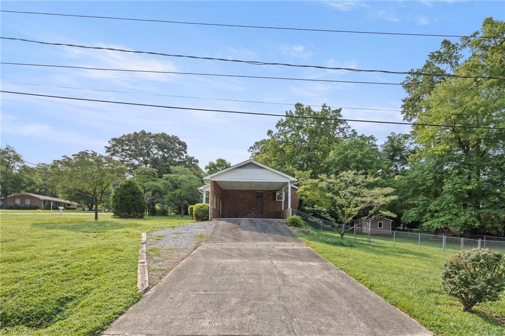 Stick/Site Built at 123 Tangle Drive, Jamestown NC 27282-9367, photo 6 of 36