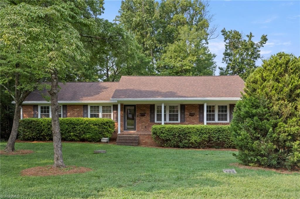 123 Tangle Drive, Jamestown NC 27282-9367