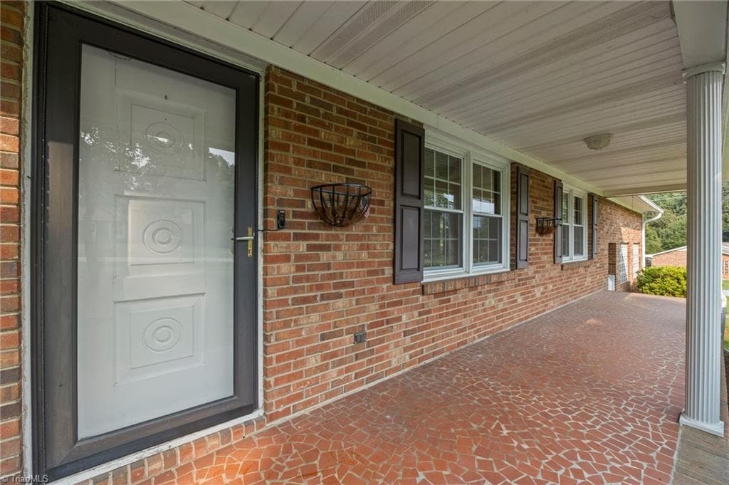 Stick/Site Built at 123 Tangle Drive, Jamestown NC 27282-9367, photo 5 of 36