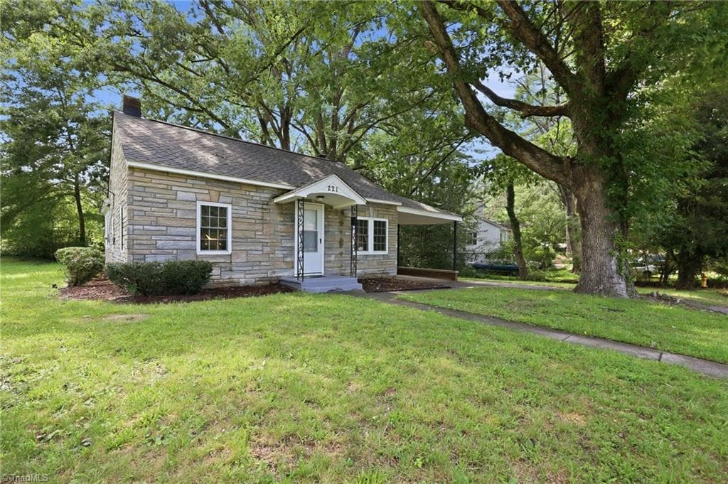 Stick/Site Built at 221 Zollicoffer Avenue, Henderson NC 27536, Henderson, photo 37 of 41