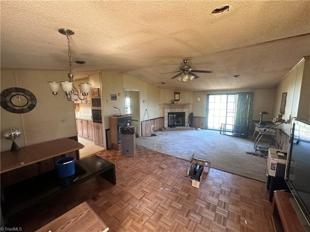 Manufactured Home at 7509 Shady Oaks Road, Connelly Springs NC 28612, Connelly Springs, photo 2 of 11
