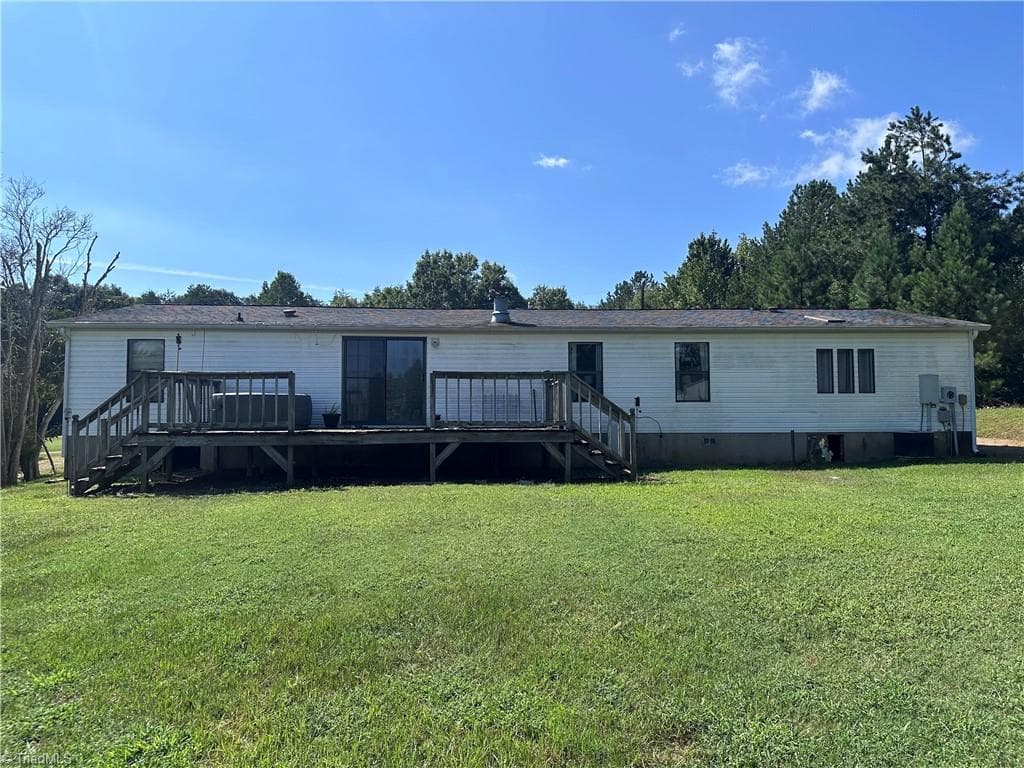Manufactured Home at 7509 Shady Oaks Road, Connelly Springs NC 28612, Connelly Springs, photo 9 of 11