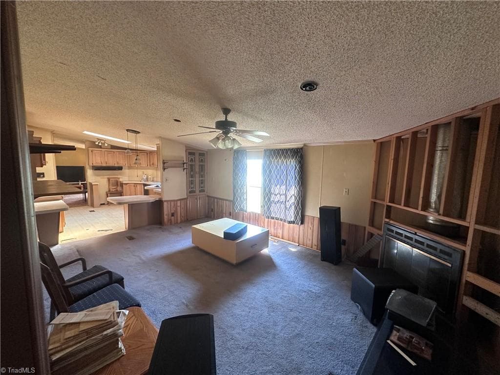 Manufactured Home at 7509 Shady Oaks Road, Connelly Springs NC 28612, Connelly Springs, photo 8 of 11