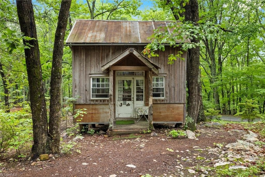 Treehouse made with wood milled from the property - 301 Carolina Avenue, Asheboro NC 27203, Asheboro