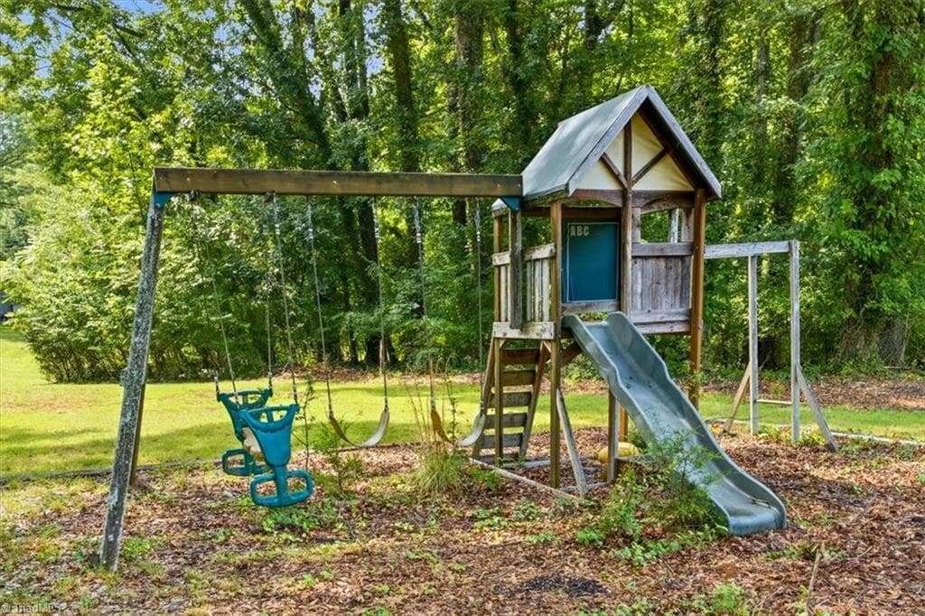 Stick/Site Built at 3914 Macarthur Road, Winston-Salem NC 27107, Winston-Salem, photo 31 of 34