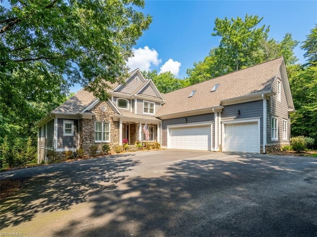 1820 Southpoint Lane, New London NC 28127