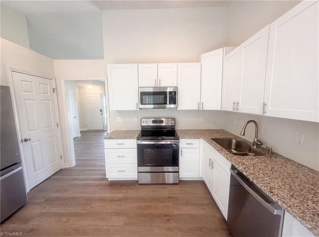 Stick/Site Built at 2110 Carlisle Way, High Point NC 27265, photo 6 of 16