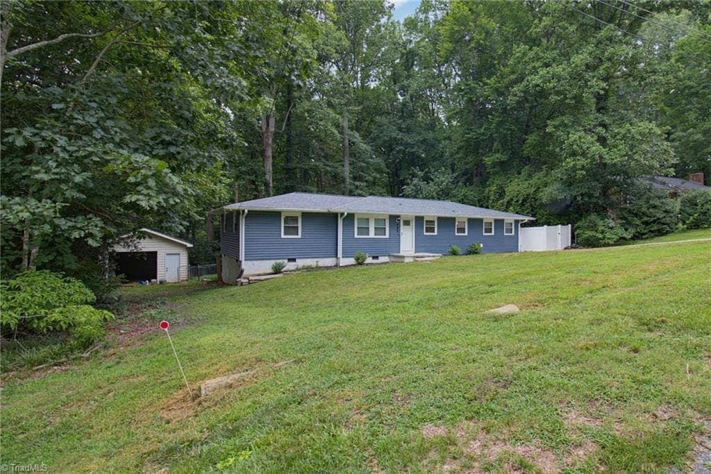 Stick/Site Built at 488 Lansdowne Place, Winston-Salem NC 27107, photo 2 of 31