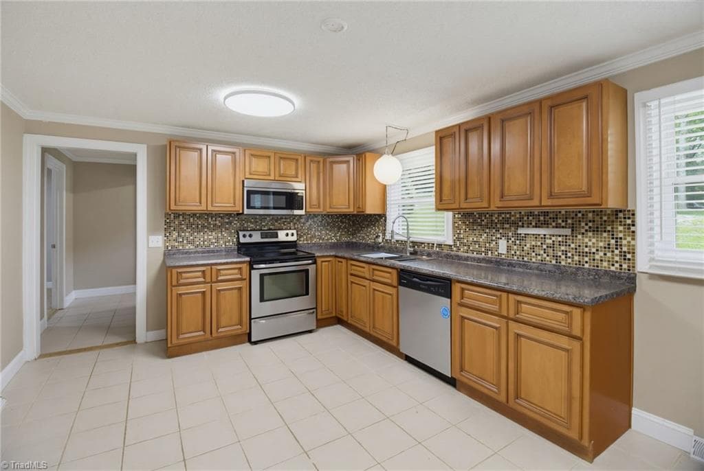 Stick/Site Built at 488 Lansdowne Place, Winston-Salem NC 27107, photo 11 of 31