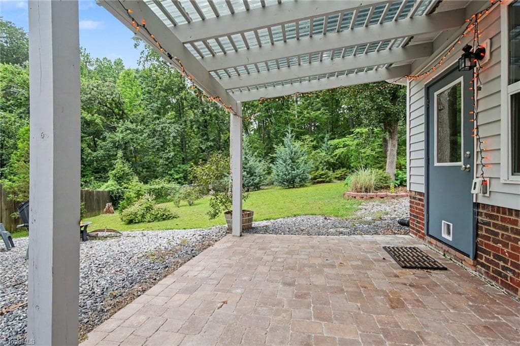 Stick/Site Built at 3212 Flanders Court, High Point NC 27265, photo 26 of 42