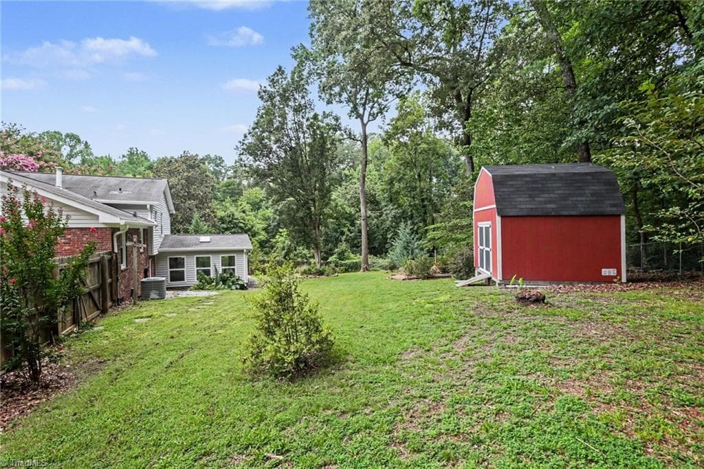 Stick/Site Built at 3212 Flanders Court, High Point NC 27265, photo 39 of 42