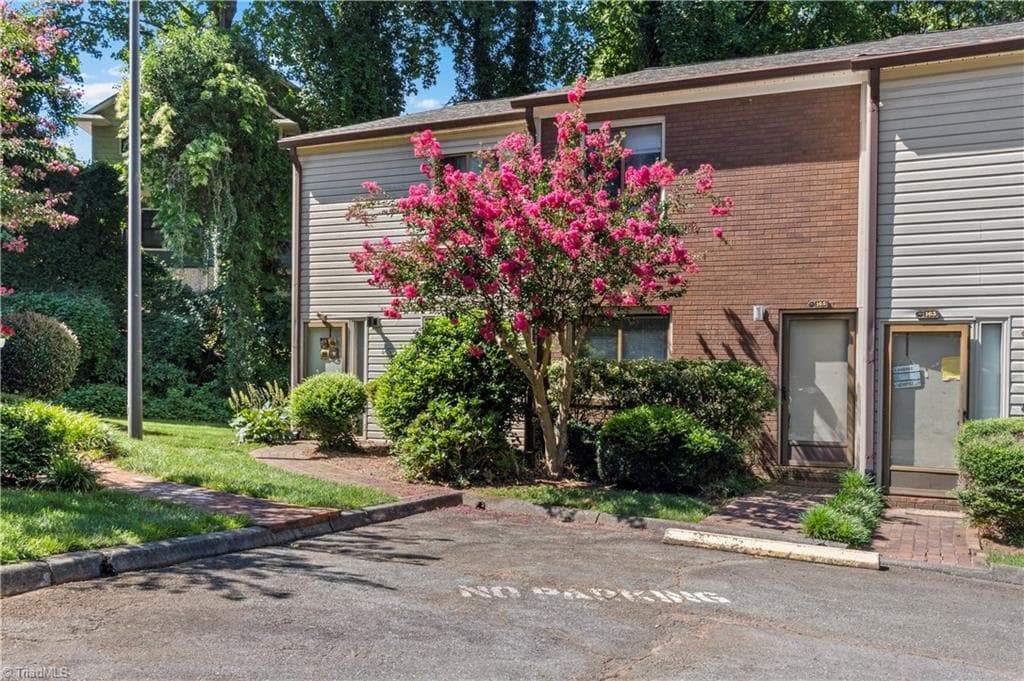 165 Forest View Drive, Winston-Salem NC 27104